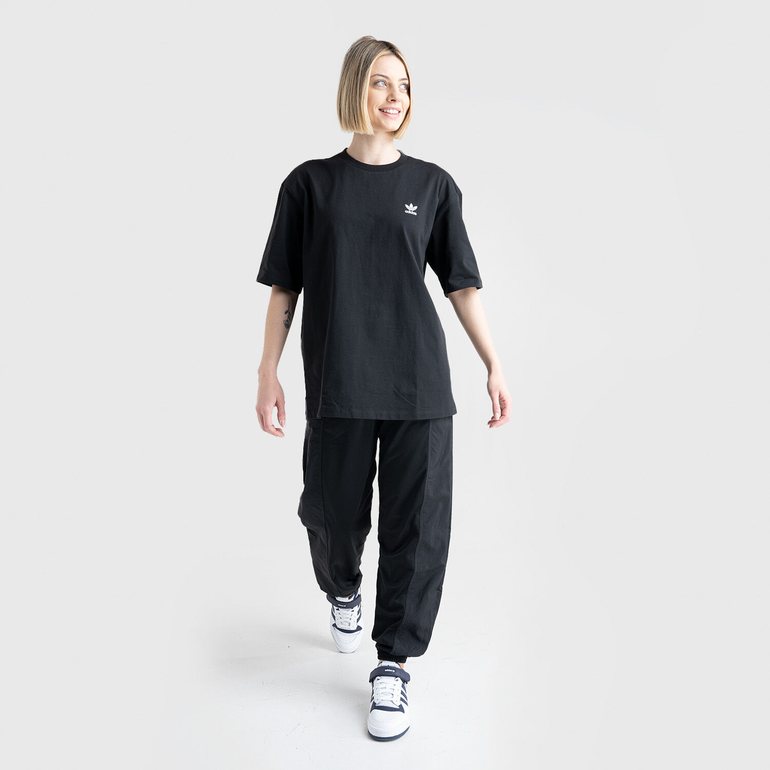 Adidas originals by outlet aw graphic tee