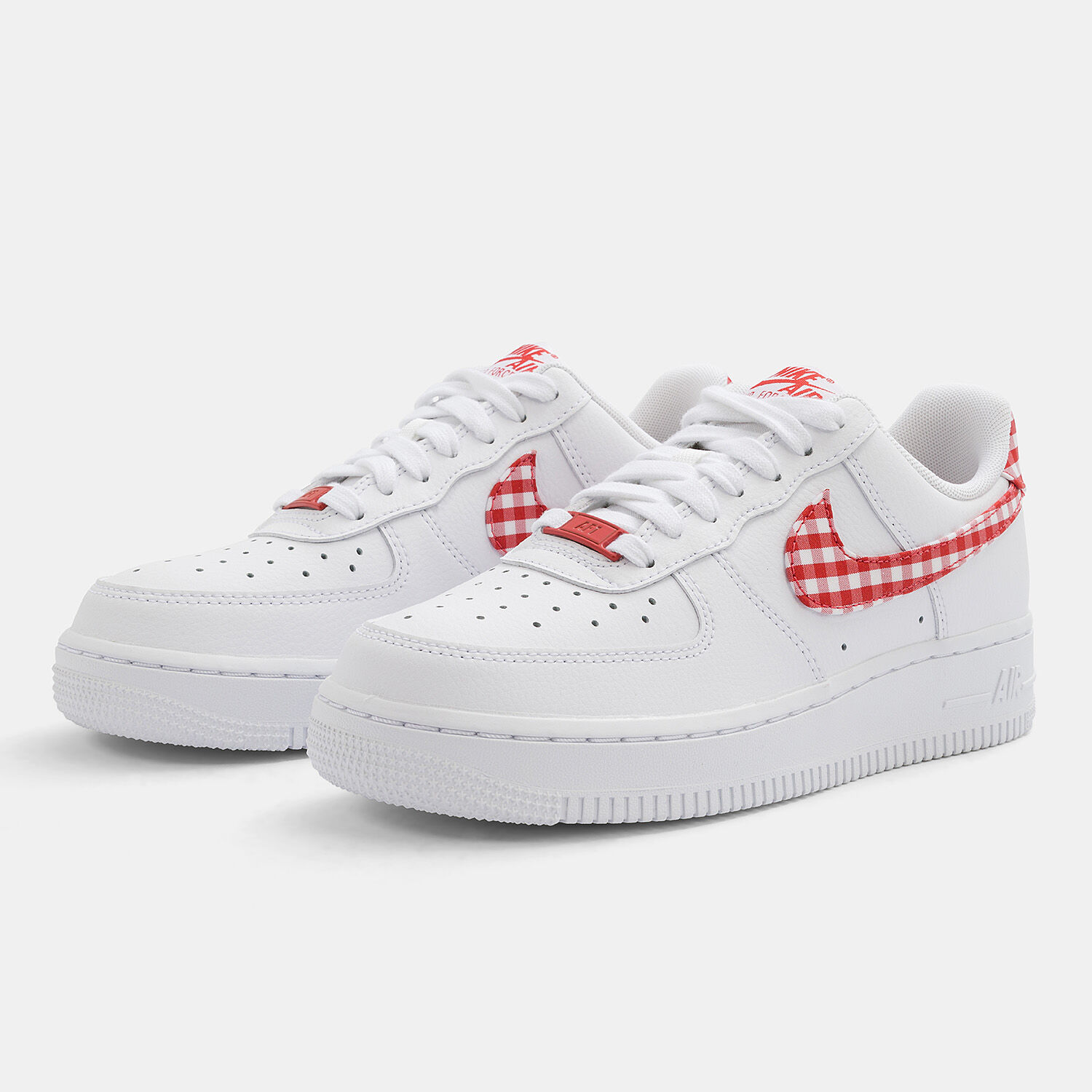 Nike Air Force 1 07 Ess Trend red and white AW LAB