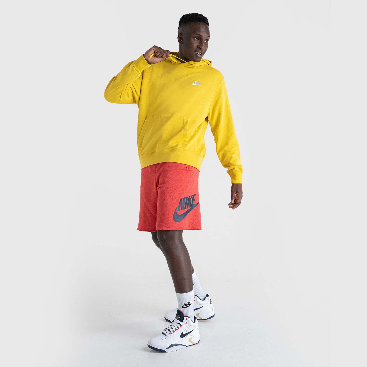 Nike Sportswear Sport Essentials Shorts red and dark blue AW LAB