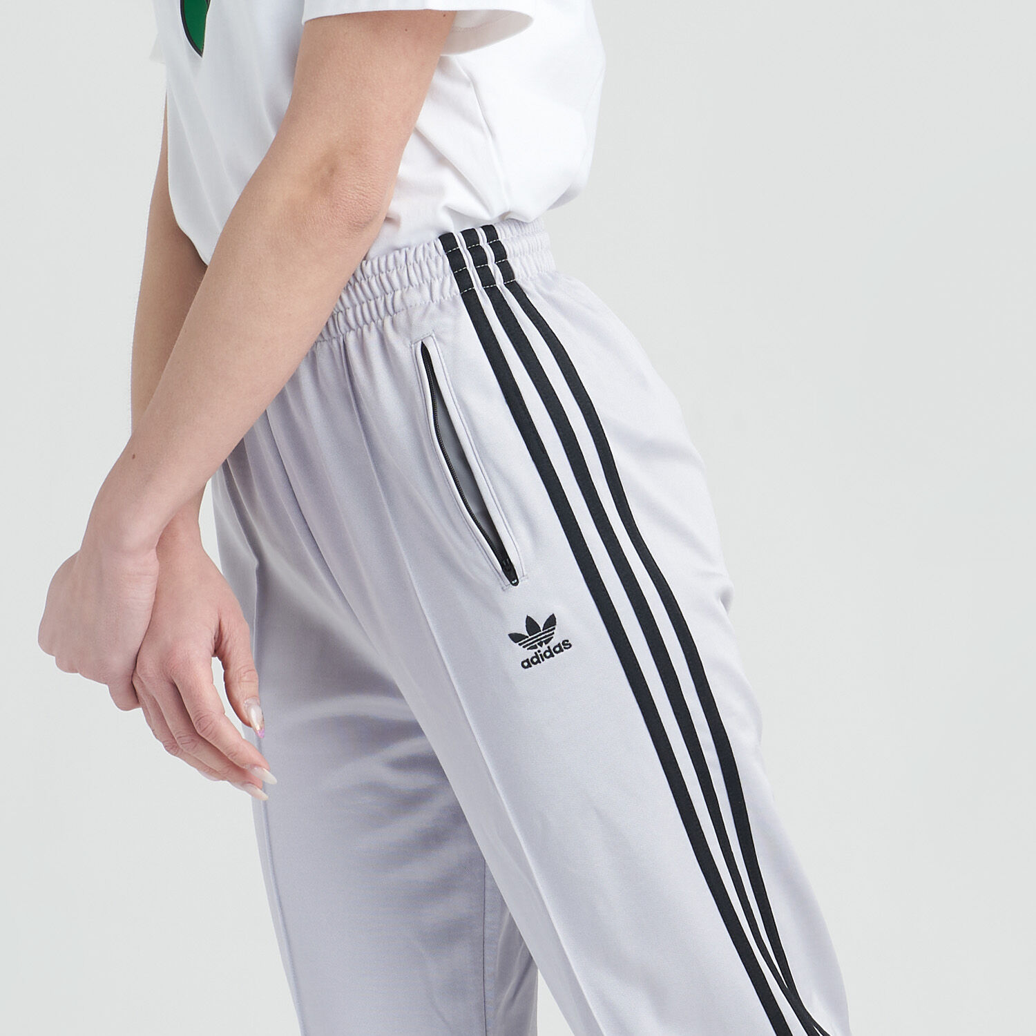 Adidas sweatpants dam 2025