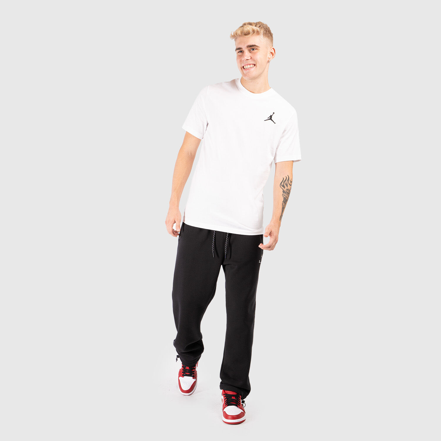 Pantaloni t hotsell shirt jordan