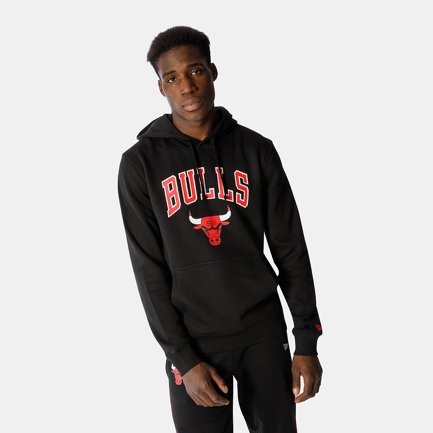Black chicago bulls hotsell hoodie