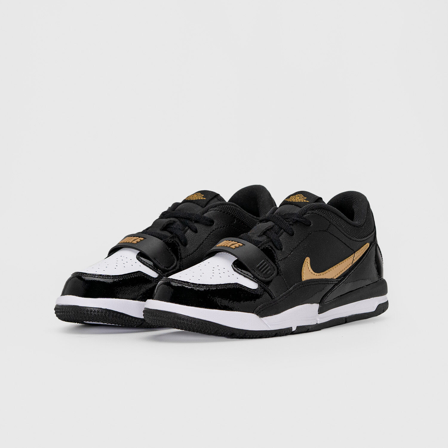 Jordan nere on sale e dorate