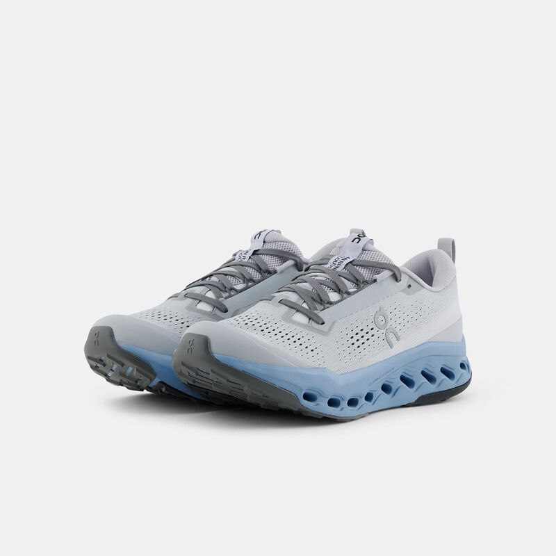 On Cloudsurfer Trail 2, gray/blue