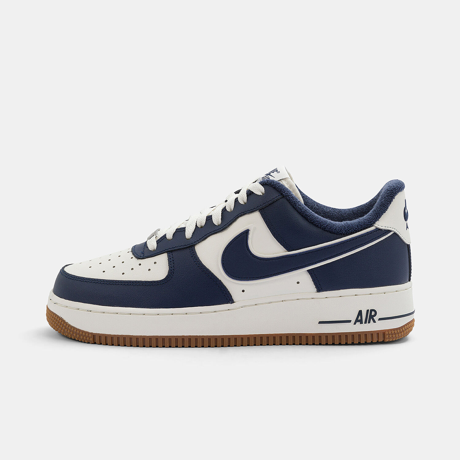 Nike Air Force 1 07 LV8