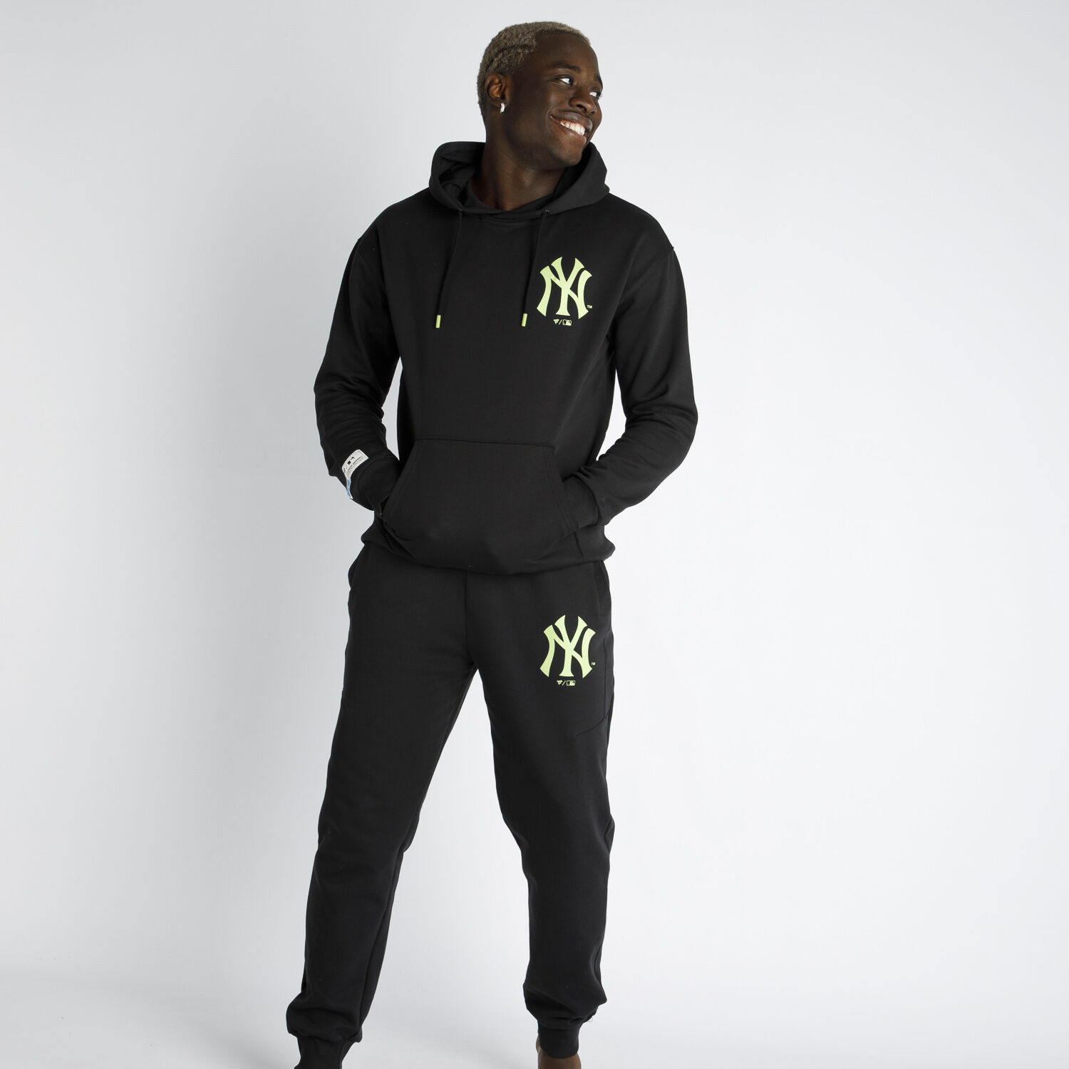 New york yankees tracksuit 2025