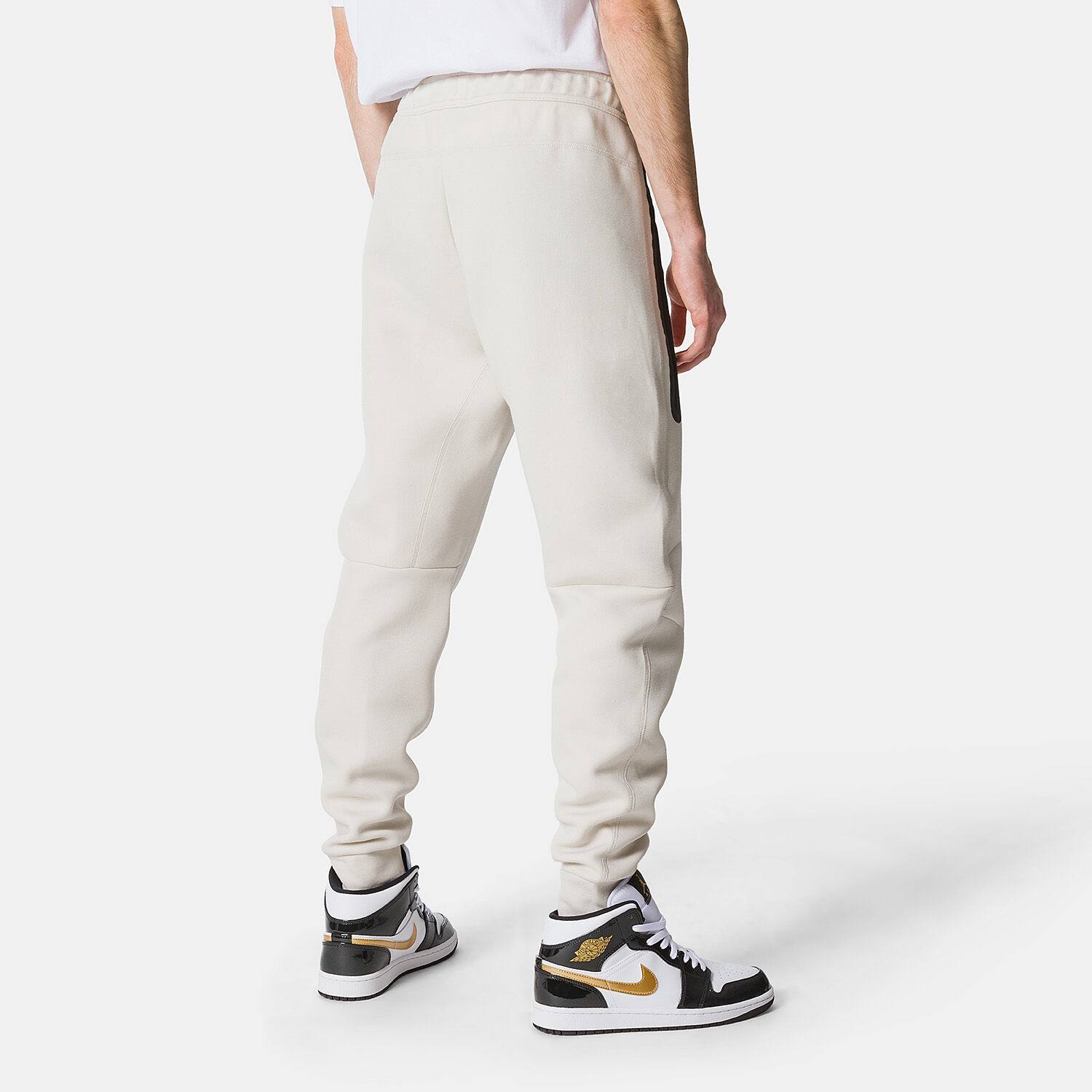 Pantaloni Nike Sportswear Tech Fleece beige grey and black AW LAB