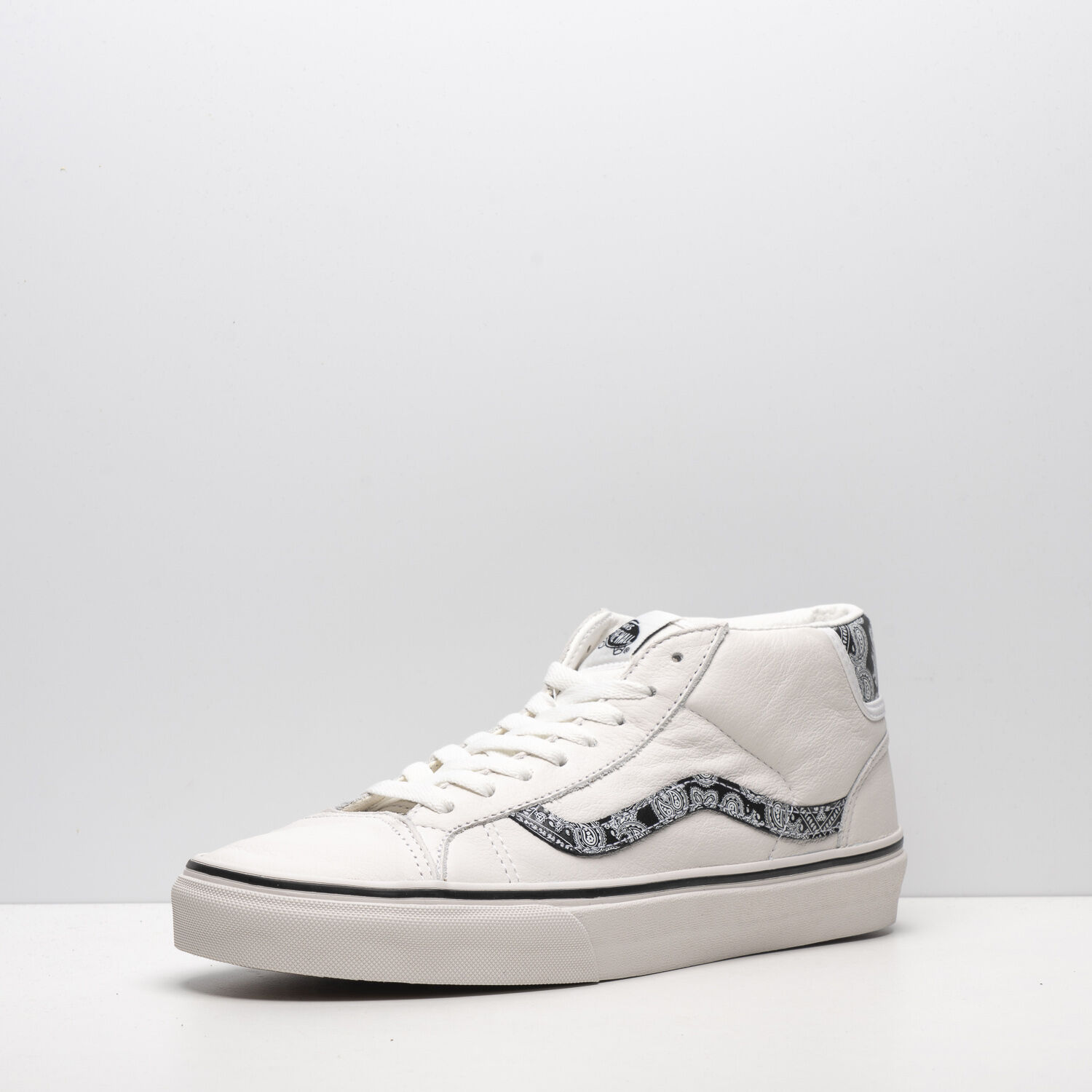 All white hotsell mid top vans