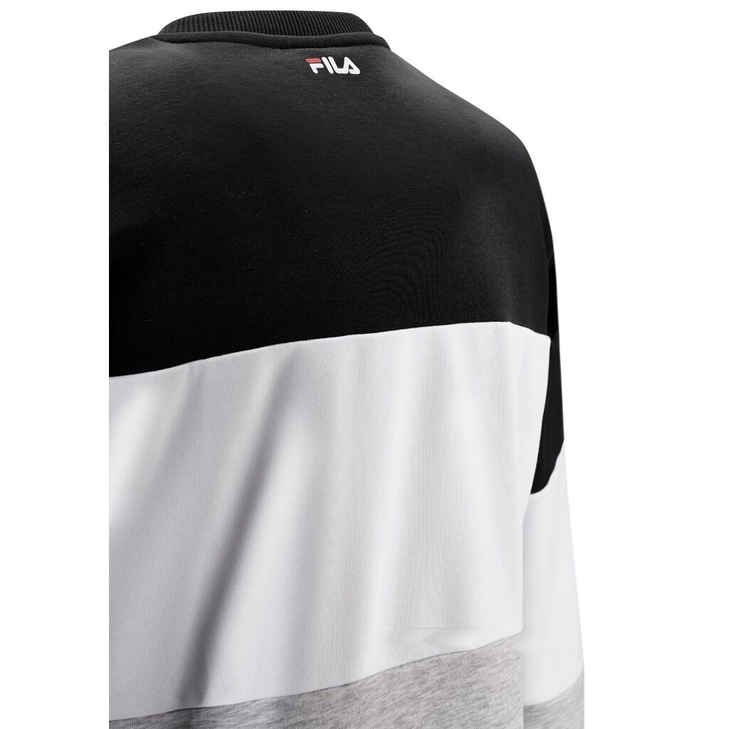 Fila straight outlet blocked crew