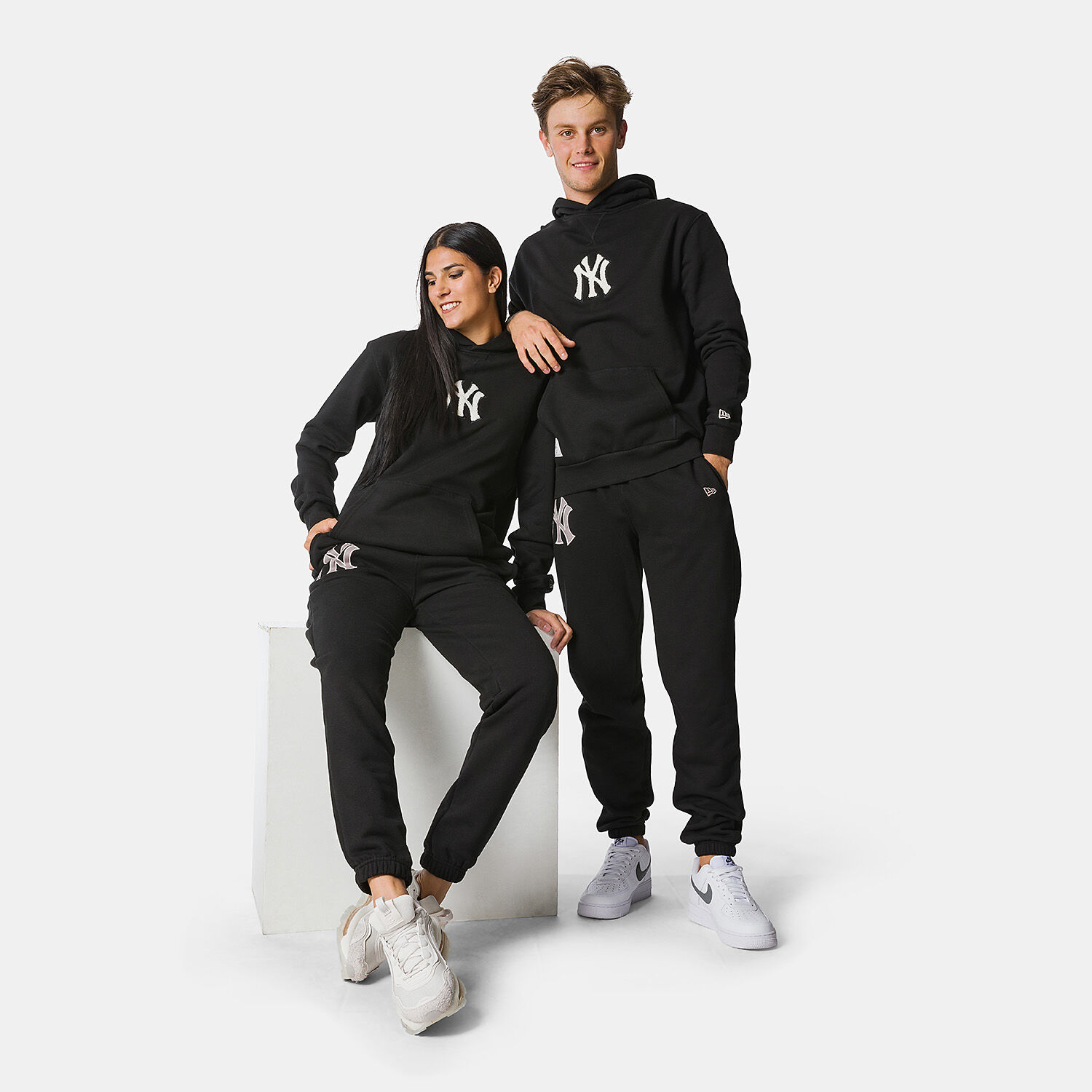 New Era New York Yankees sweatshirt black and white AW LAB