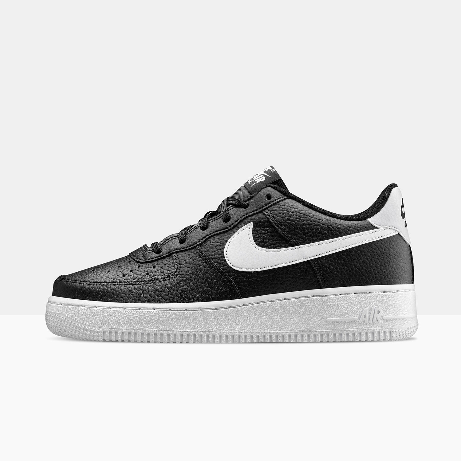 Air force 1s black and white online
