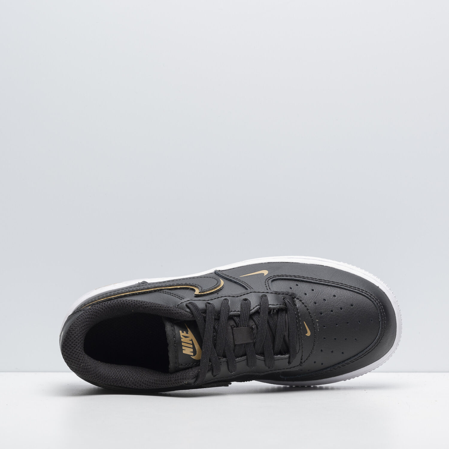 Air force 1 negras y doradas sales