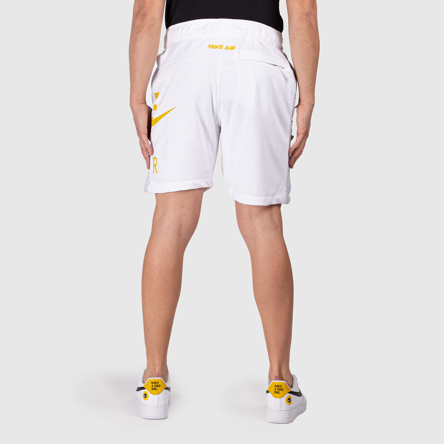 Yellow and white nike shorts online
