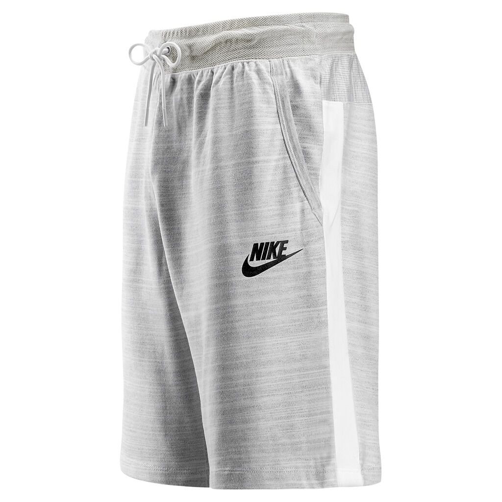 Nike store advance 15