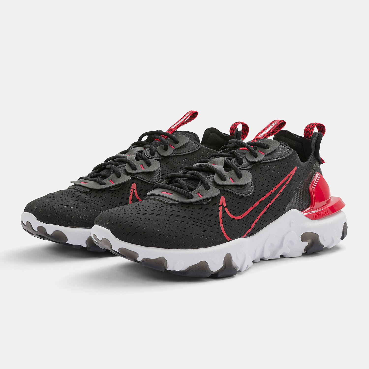 Nike react element nere e rosse 2025