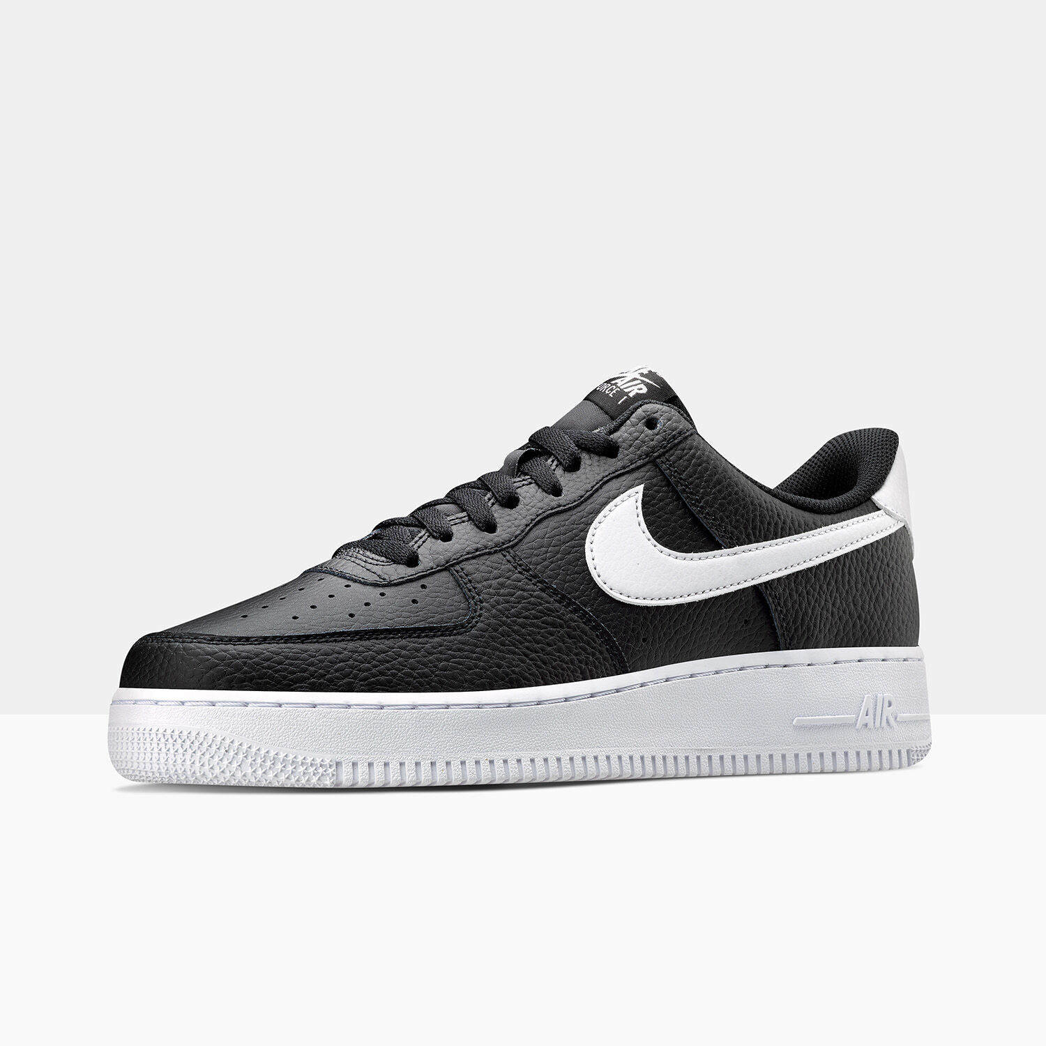 Nike Air Force 1 07 Low black and white AW LAB