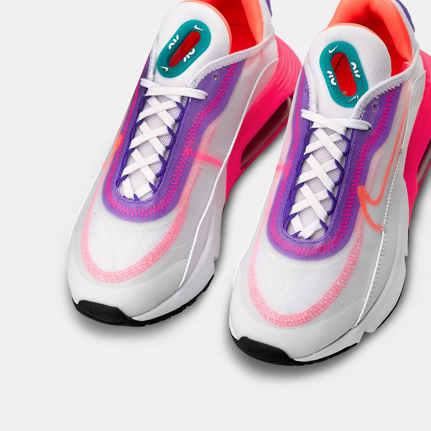 Nike requin arc en ciel outlet