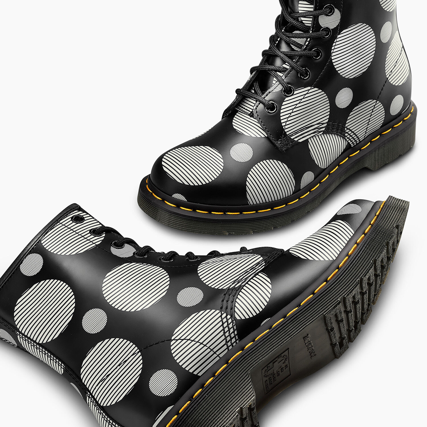 Aw lab dr martens 2025
