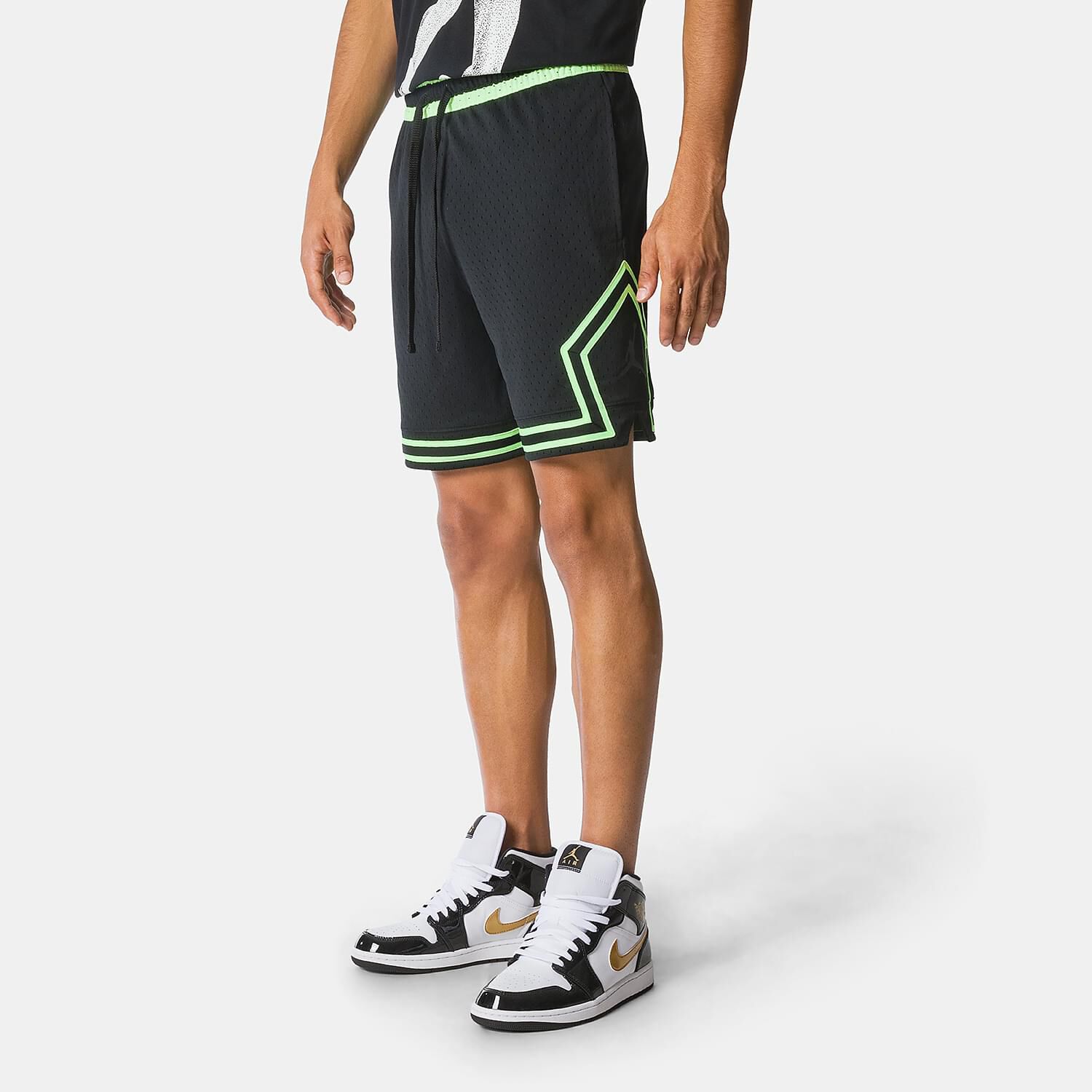 Black and yellow jordan shorts outlet