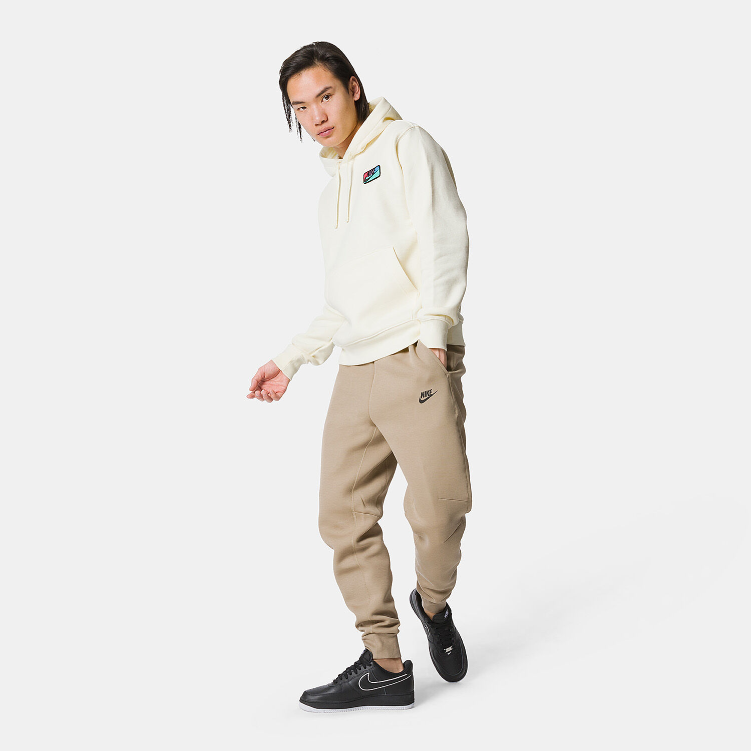 Nike beige best sale joggers