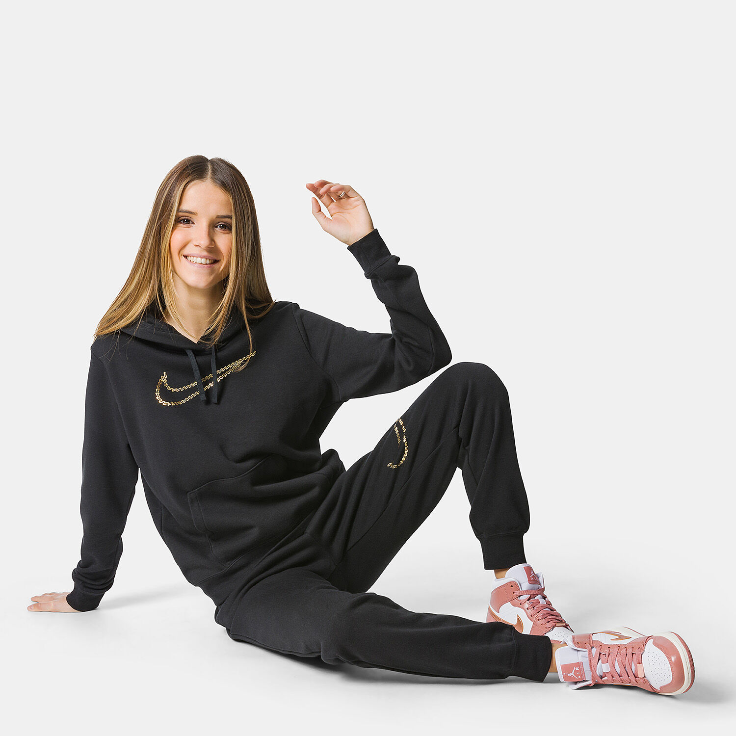 Felpa Nike Club Fleece Shine nera e dorata AW LAB