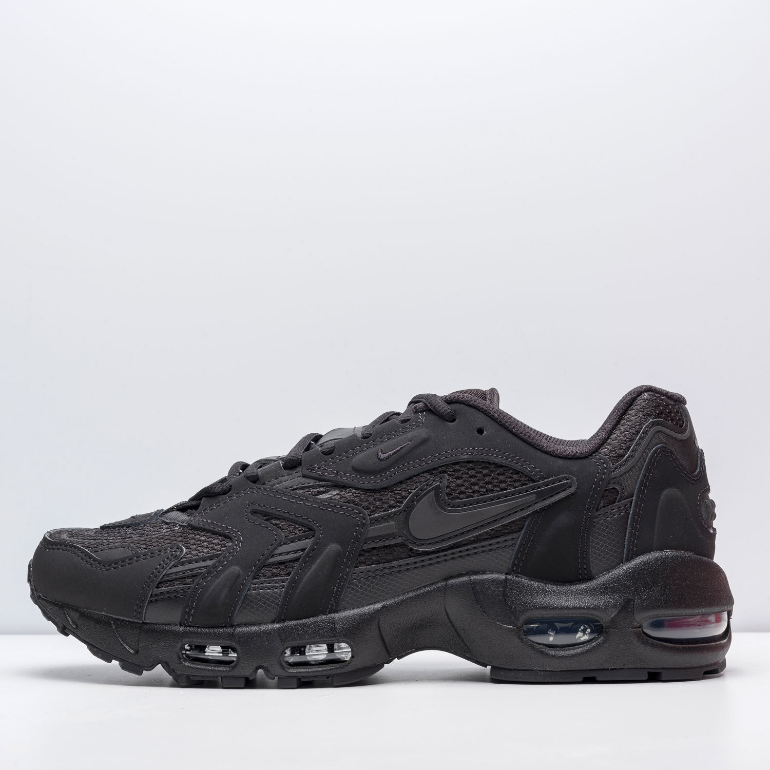 Black and white deals air max 96