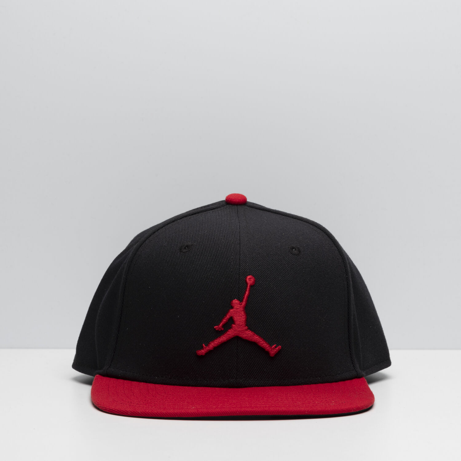 Cappello jordan nero e rosso on sale