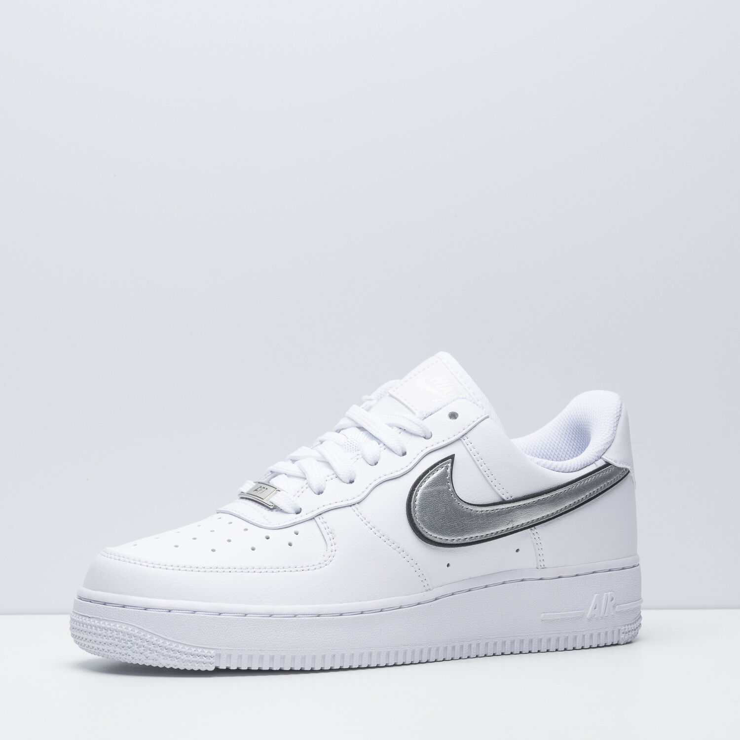 Nike Air Force 1 07 Essential white and silver AW LAB