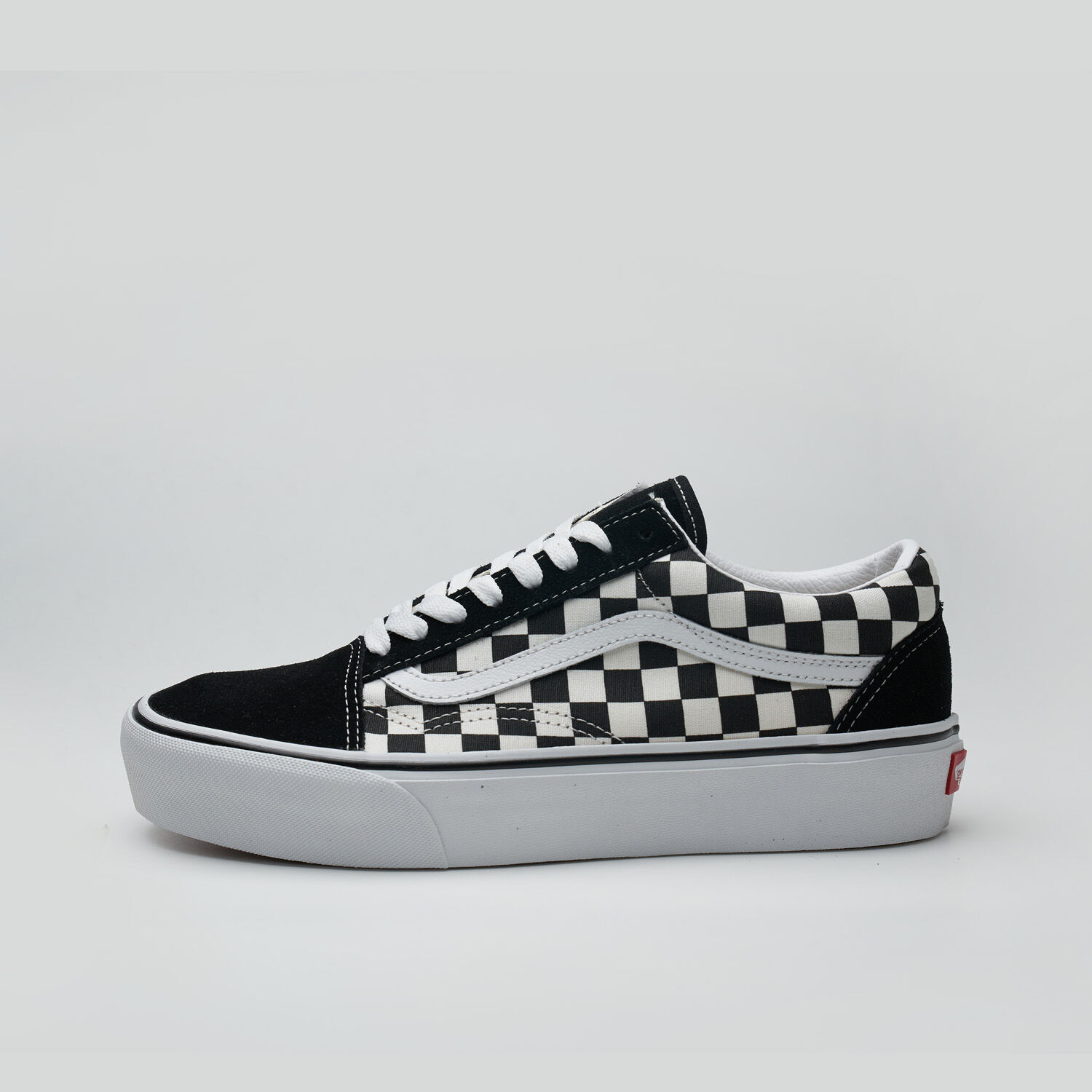 Red black hotsell and white vans