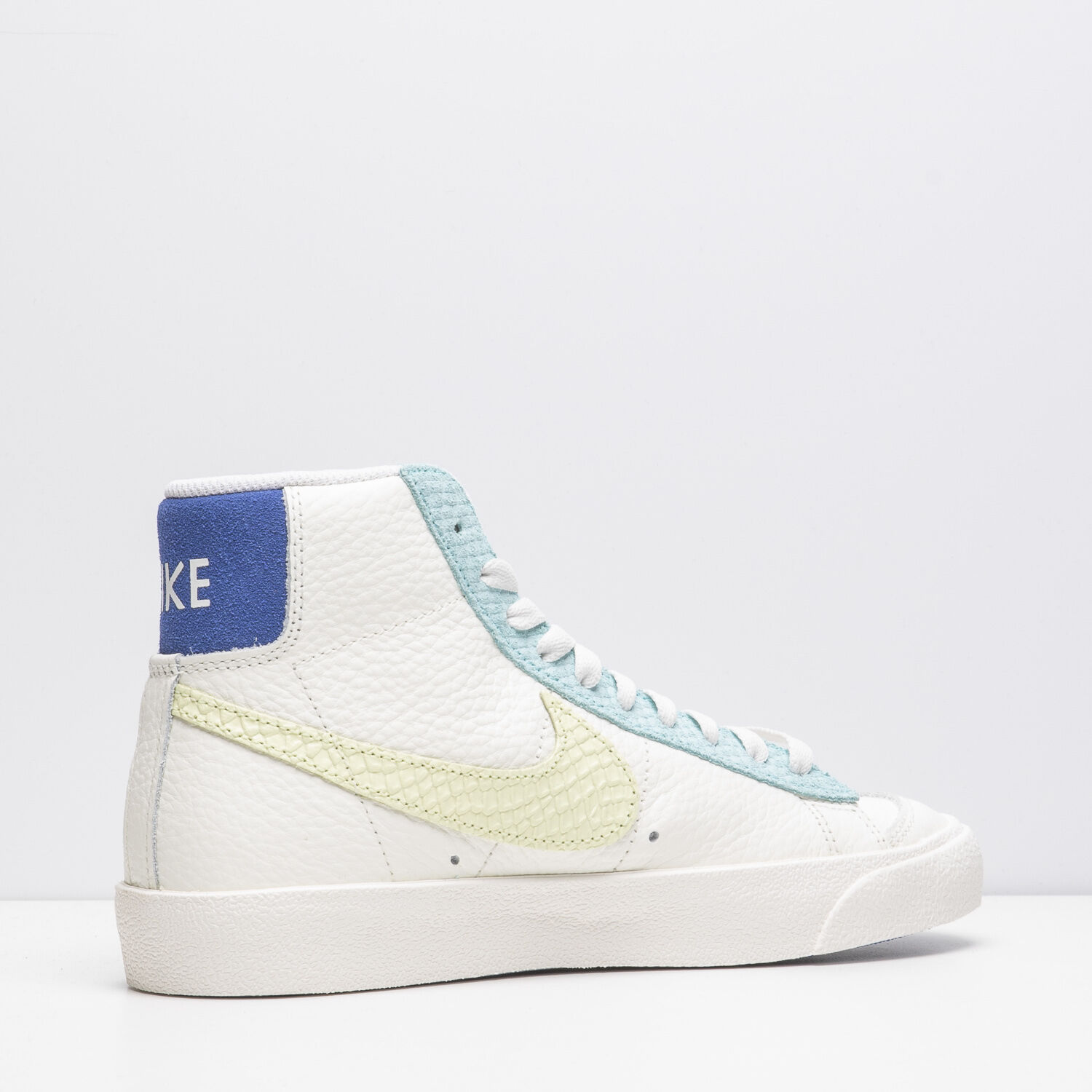 NIKE BLAZER MID 77 SE W WOMEN S WHITE AW LAB