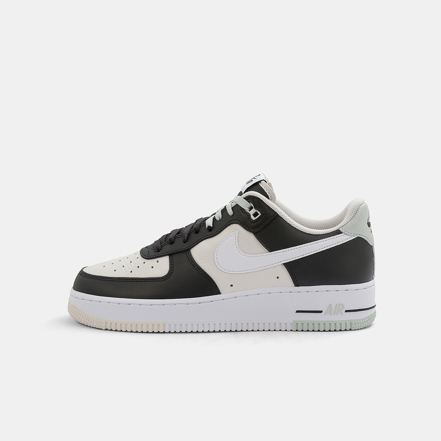 Air force store 1 strane