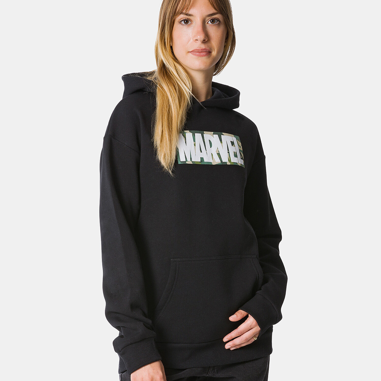 Pull and hotsell bear marvel sweatshirt