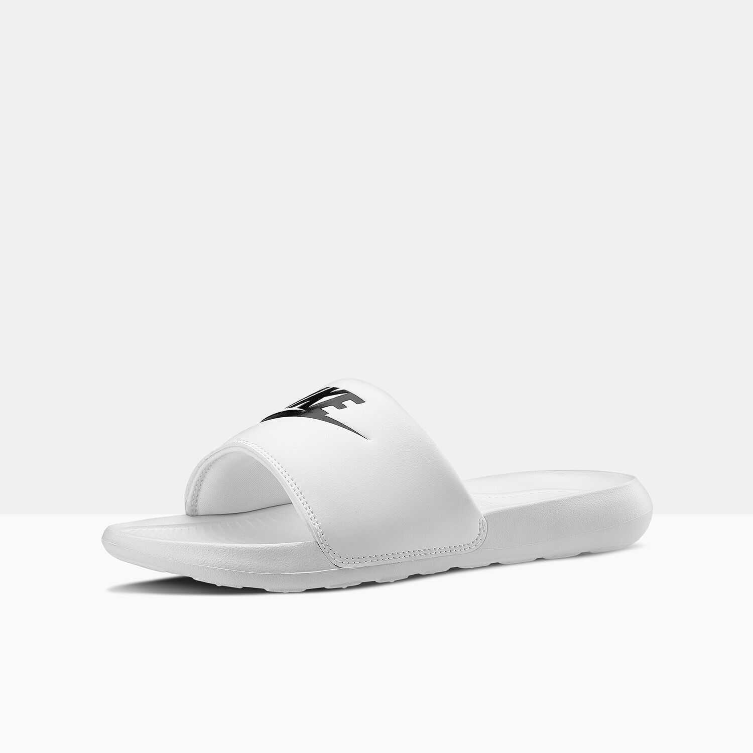 Nike Victori One white AW LAB