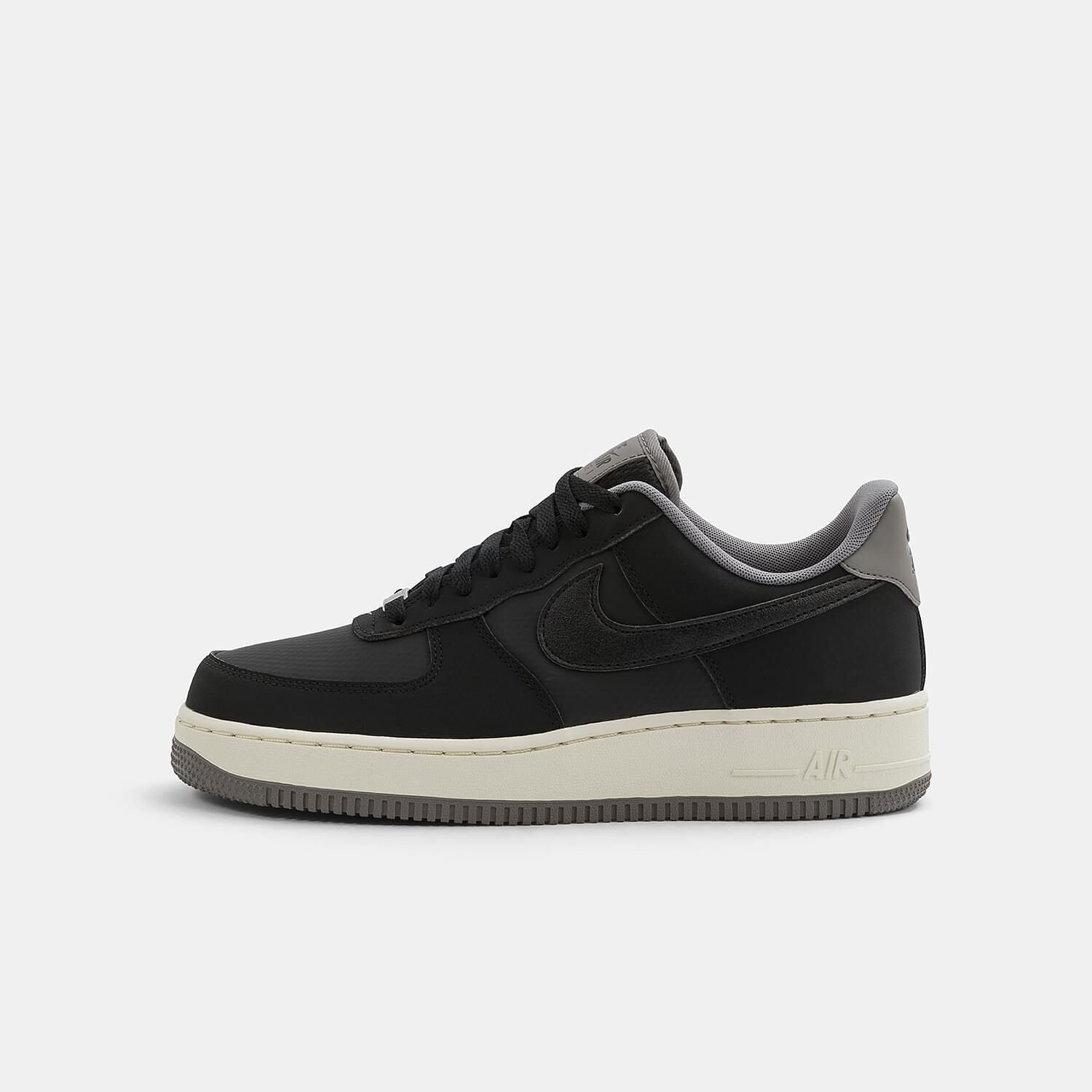 Nike air force 1 07 lv8 aw lab store