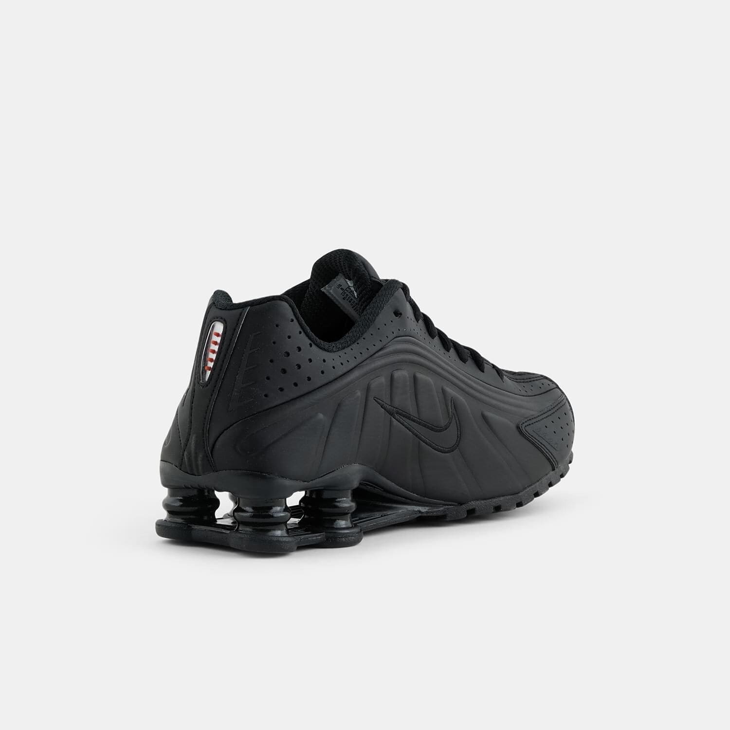 Nike Shox R4 black women's shoe | AW LAB
