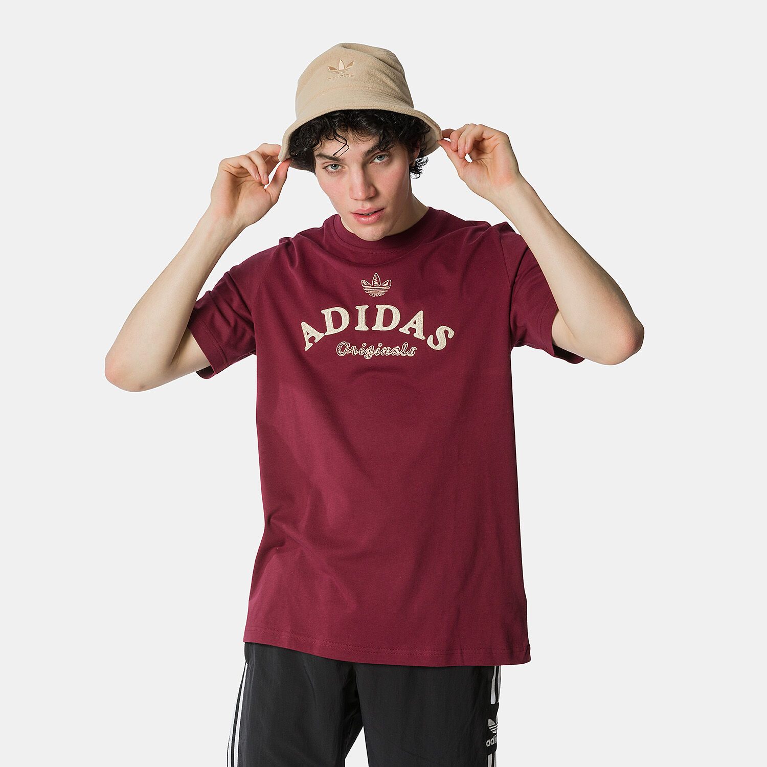adidas Graphics Archive T shirt burgundy and white AW LAB
