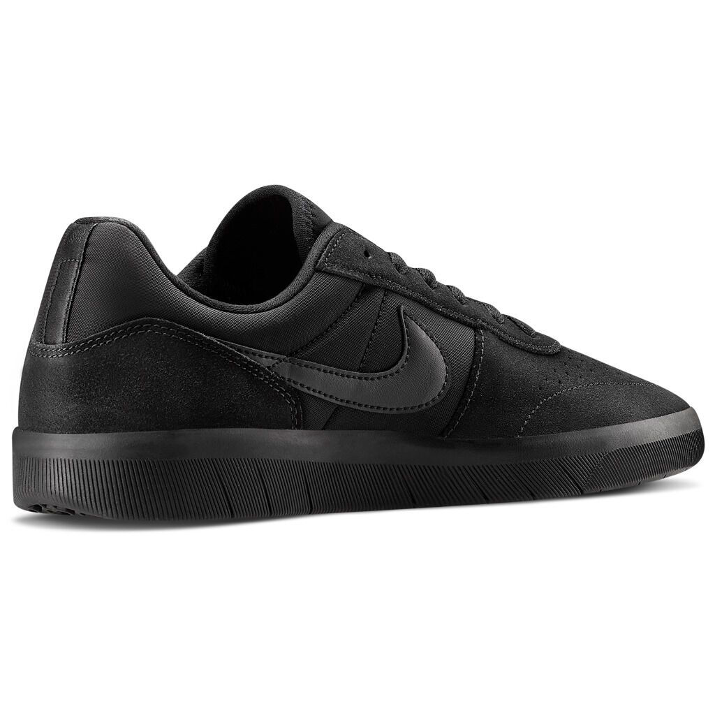 Nike team hotsell classic black