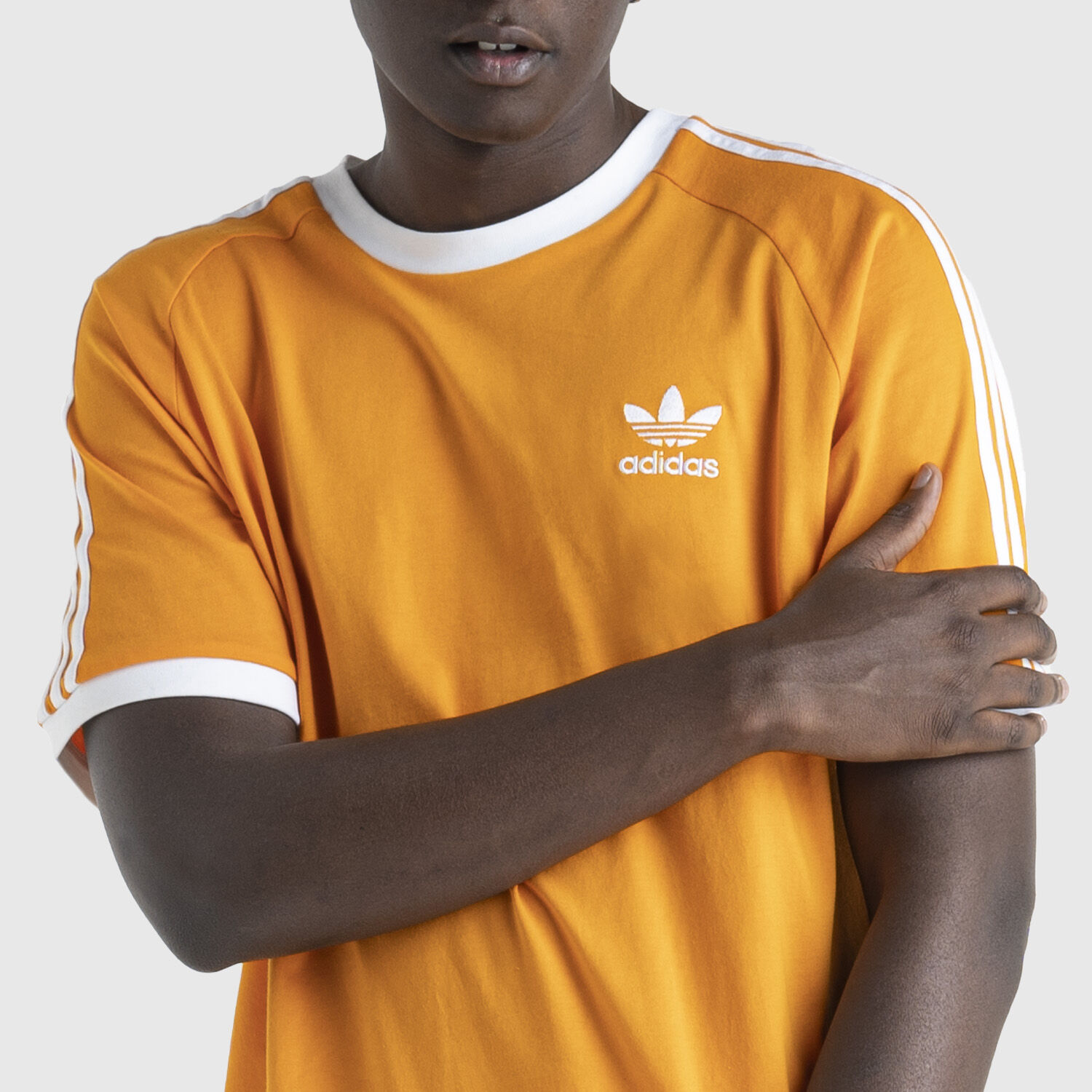 Adidas california 2025 t shirt orange