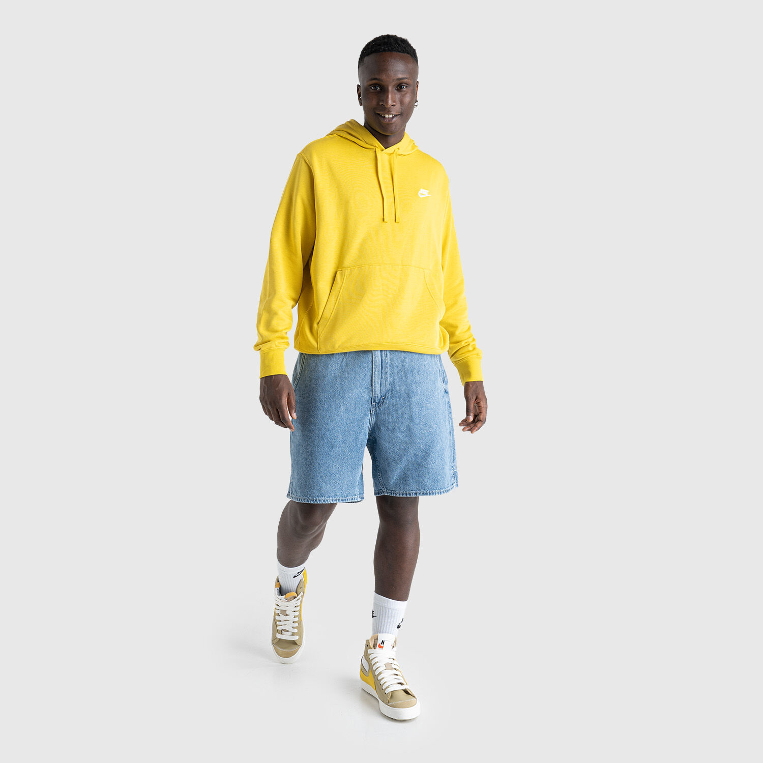 Nike Sportswear Club Sweatshirt yellow AW LAB