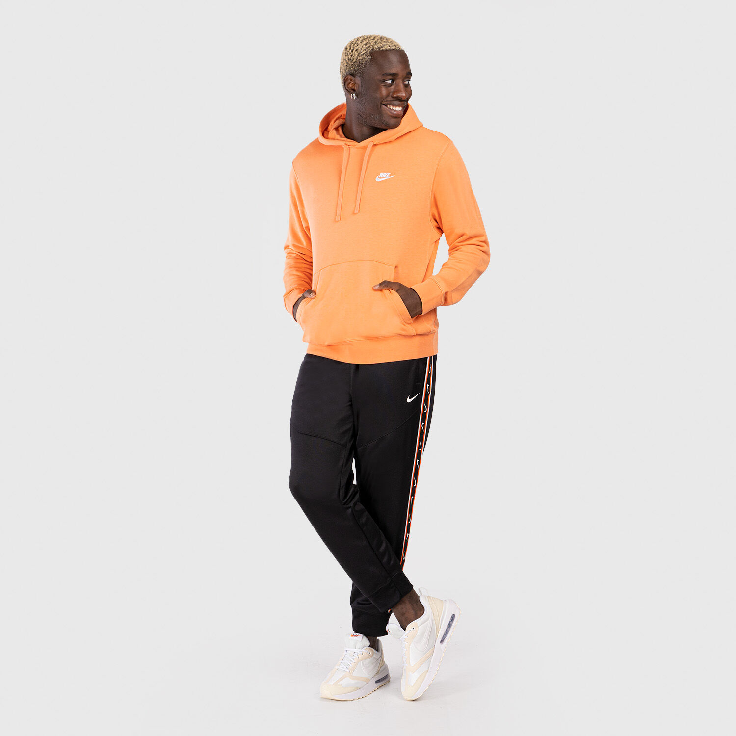 Felpa Nike Sportswear Club arancione e bianca AW LAB