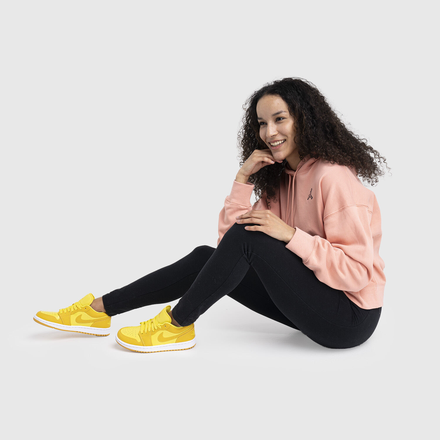 Yellow jordan 1 outfit hot sale