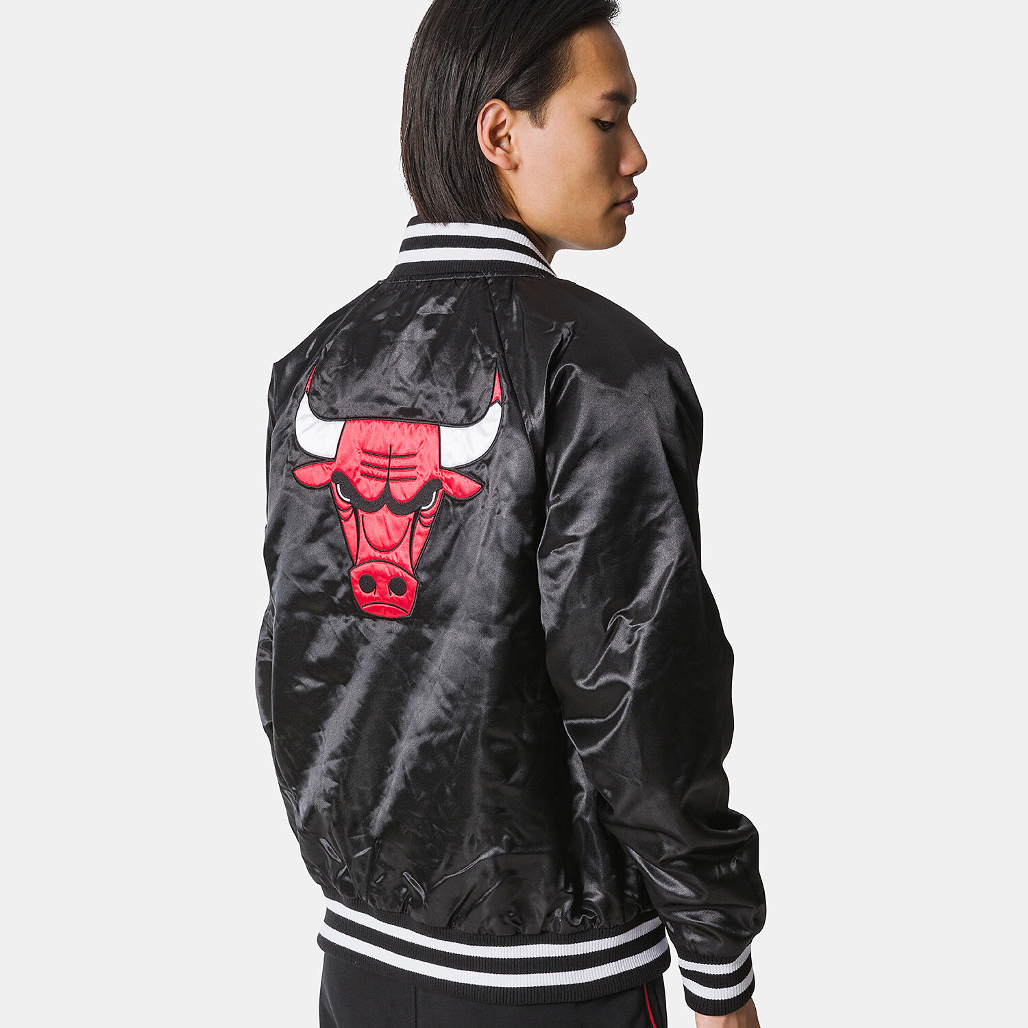 Chicago bulls satin bomber jacket 2025
