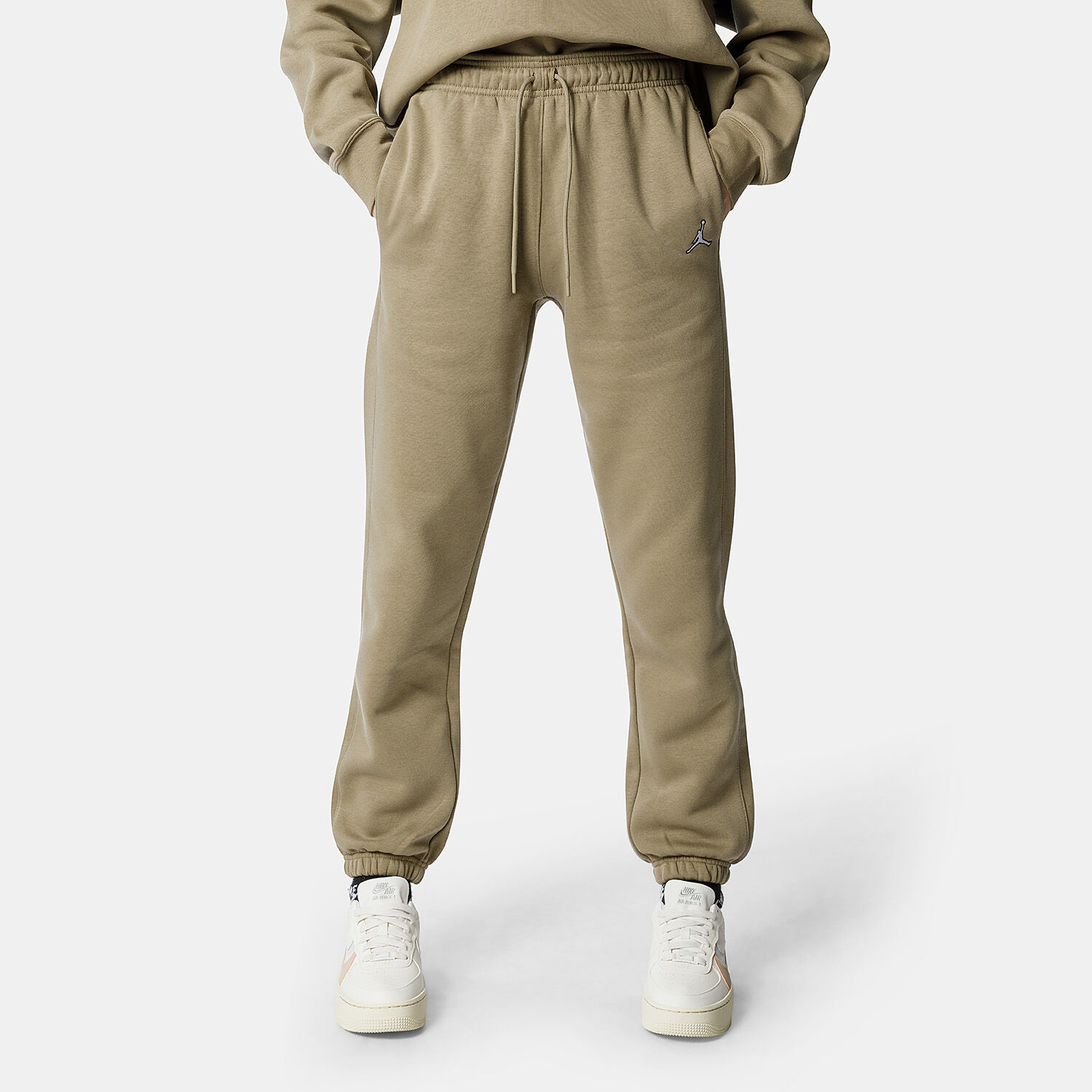 Khaki jogger pants with jordans deals