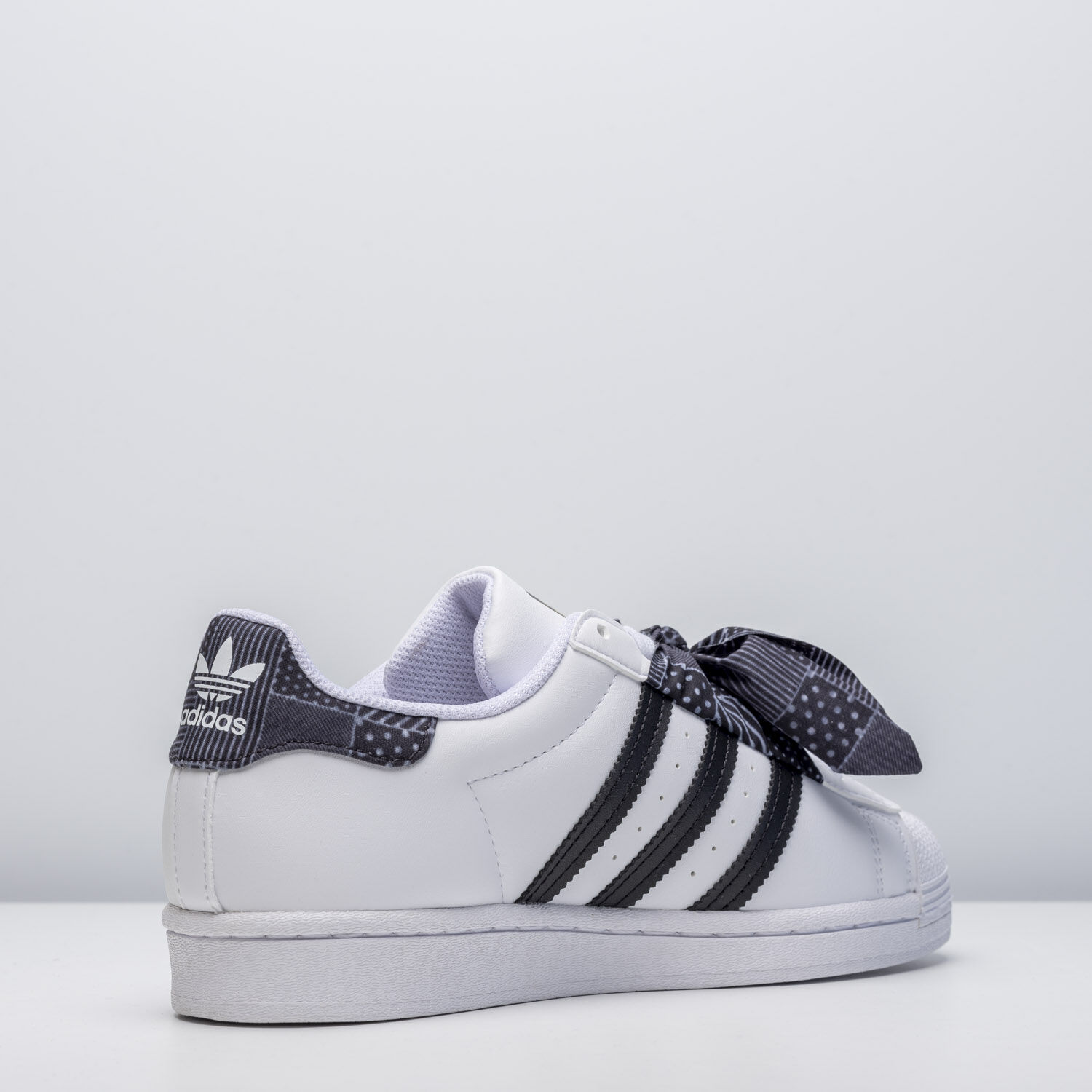Adidas best sale con fiocco
