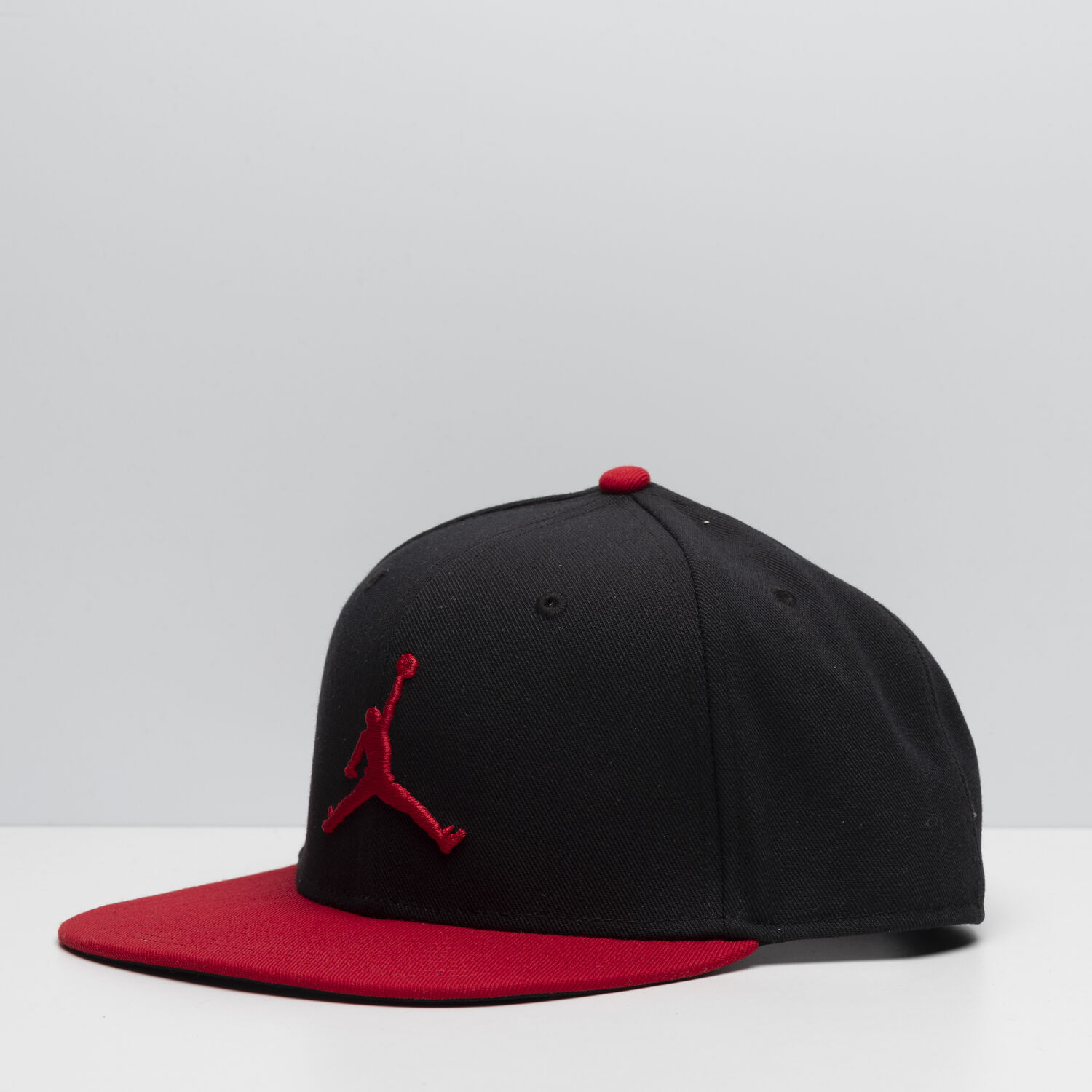 Cappello rosso on sale jordan