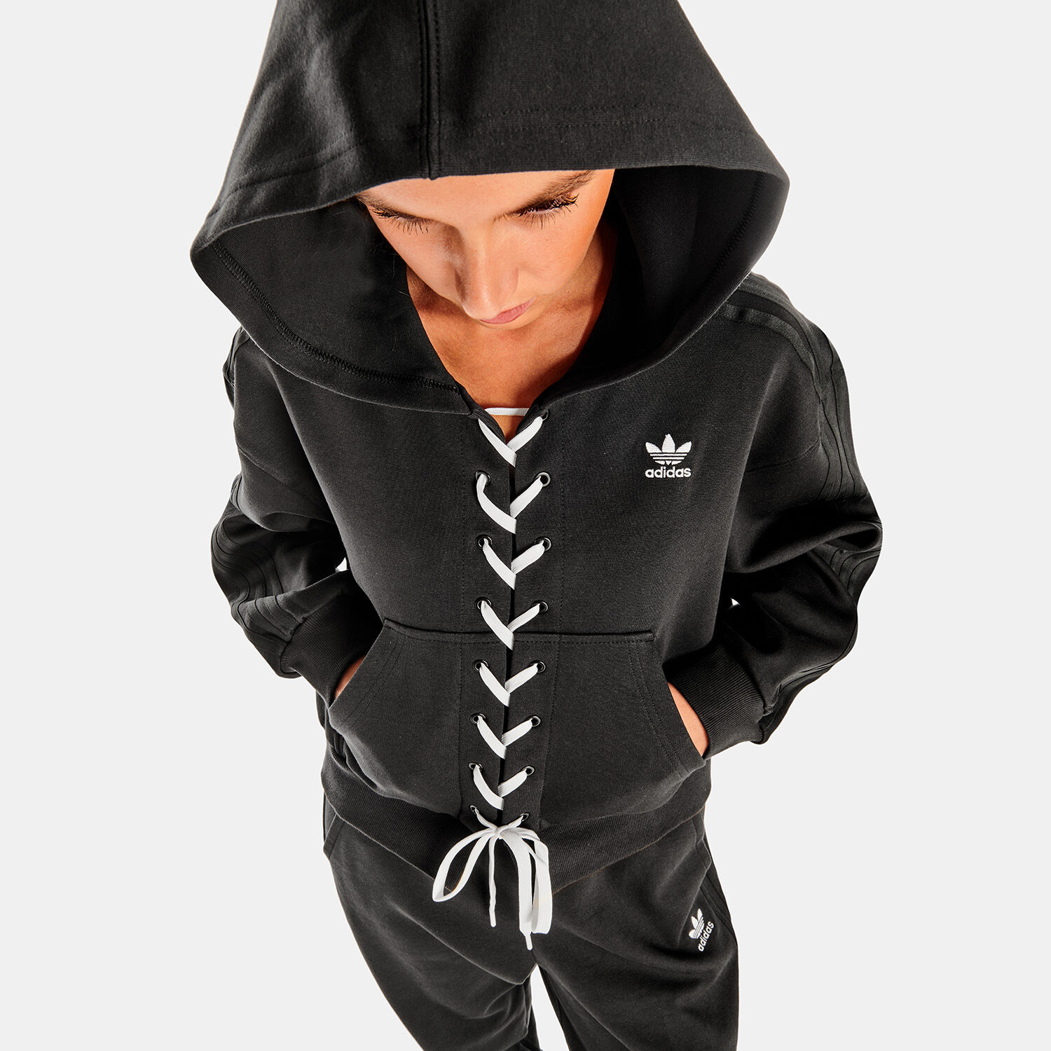 Felpa adidas Always Original Laced nera e bianca AW LAB