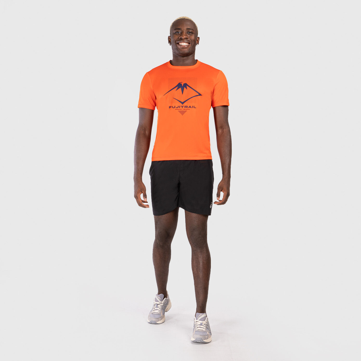T shirt Asics Fujitrail Logo SS Top arancione e nera AW LAB